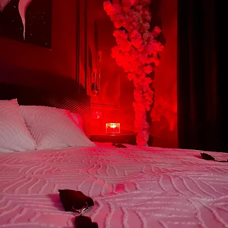 Apartment Suite Romantique Avec Balneo Et Jeux Coquins *
