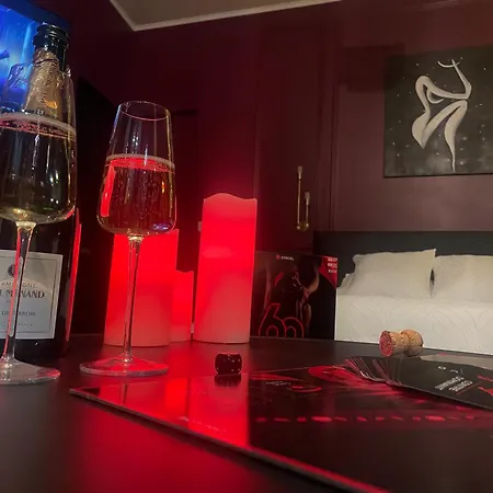 Romantique Avec Balneo Et Jeux Coquins Apartmán Roanne