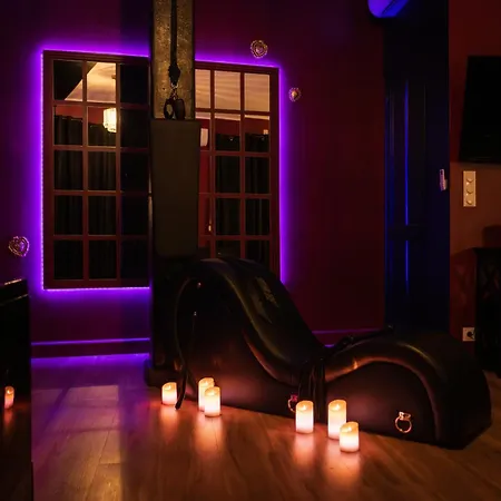 Apartment Romantique Avec Balneo Et Jeux Coquins Roanne